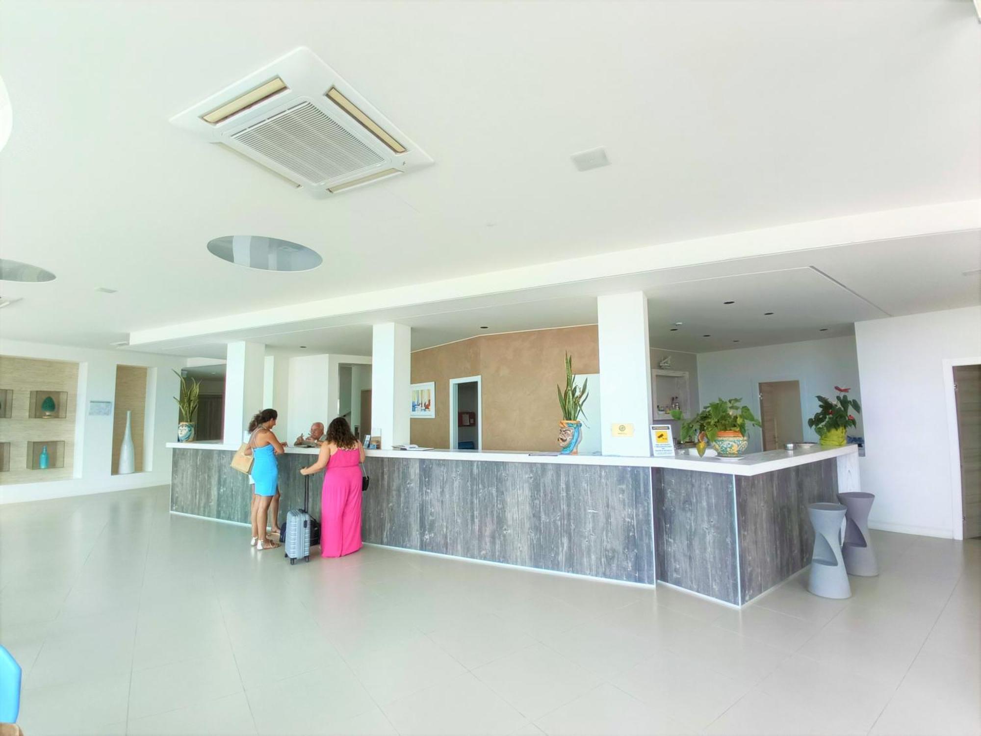 Hotel Vittorio Portopalo Di Capo Passero Екстериор снимка