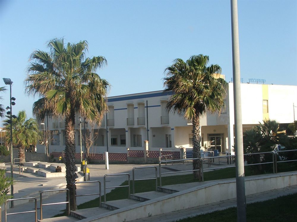 Hotel Vittorio Portopalo Di Capo Passero Екстериор снимка