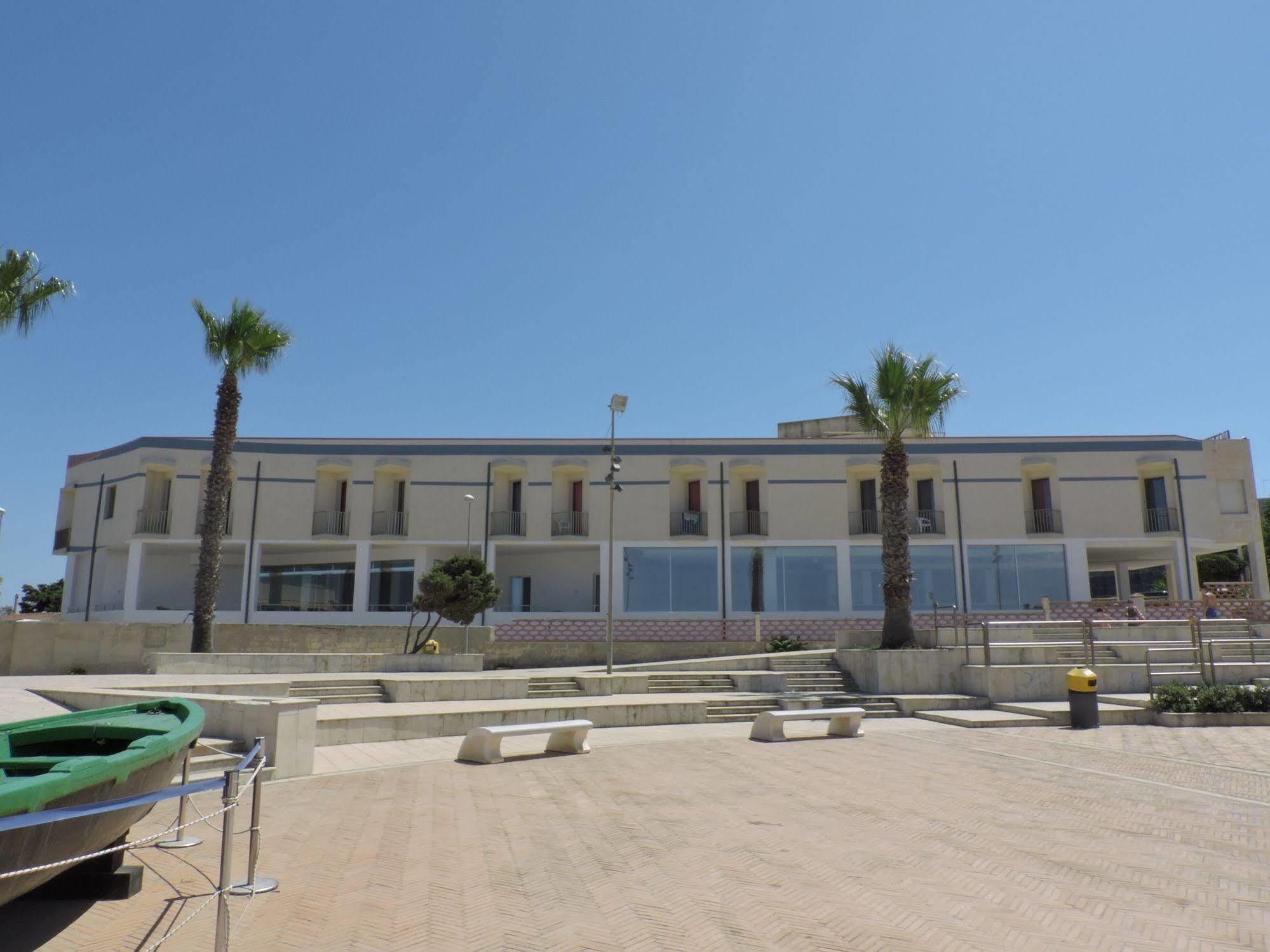 Hotel Vittorio Portopalo Di Capo Passero Екстериор снимка